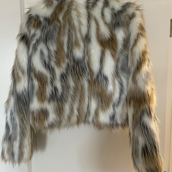 Fur Jacket - Picture 4 of 4